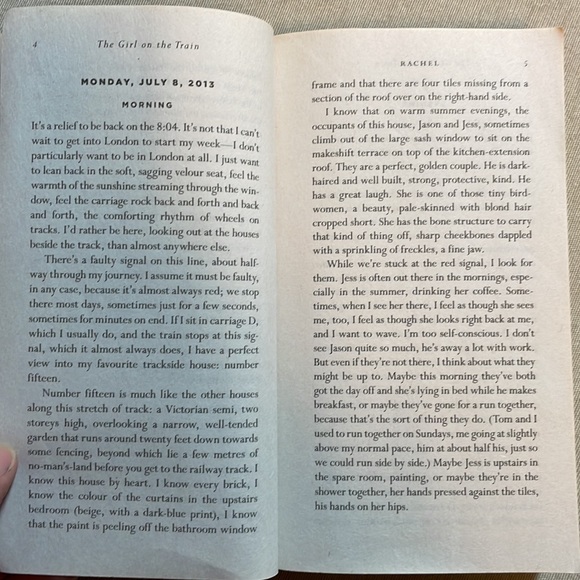 📚2/$6  The Girl on the Train - Picture 10 of 12